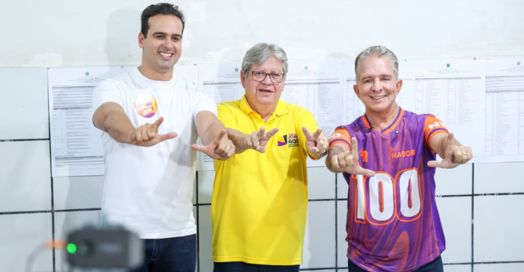 Nabor Wanderley vota em Patos ao lado de João Azevêdo e Lucas Ribeiro